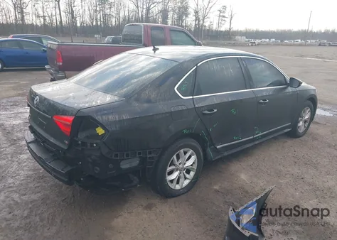 2016 Volkswagen Passat 1.8T S z USA, uszkodzony, nr VIN 1VWAT7A36GC031112